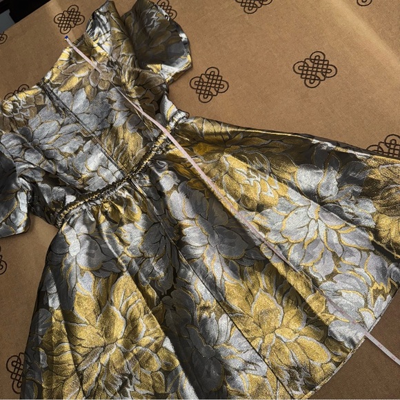 Lilly Pulitzer Priyanka Short Sleeve Dress In Gold Metallic Peony Parade Brocade - Picture 17 of 17